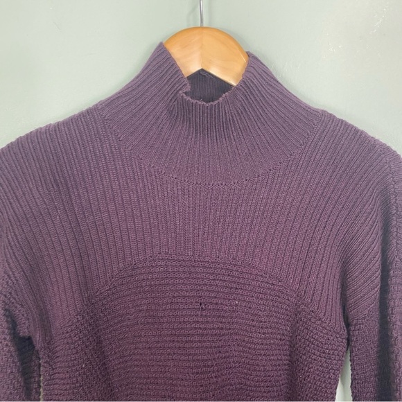 Lululemon Wool Sweater Purple‎ Turtleneck Sz 6 FLAWED - Picture 2 of 8